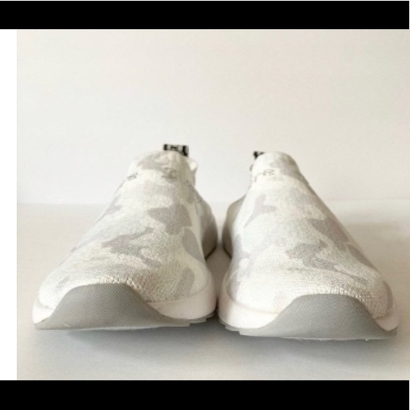 RARE Worn once Juicy Couture Avarie White & Gray Camouflage Sneakers Slip on - Picture 2 of 7